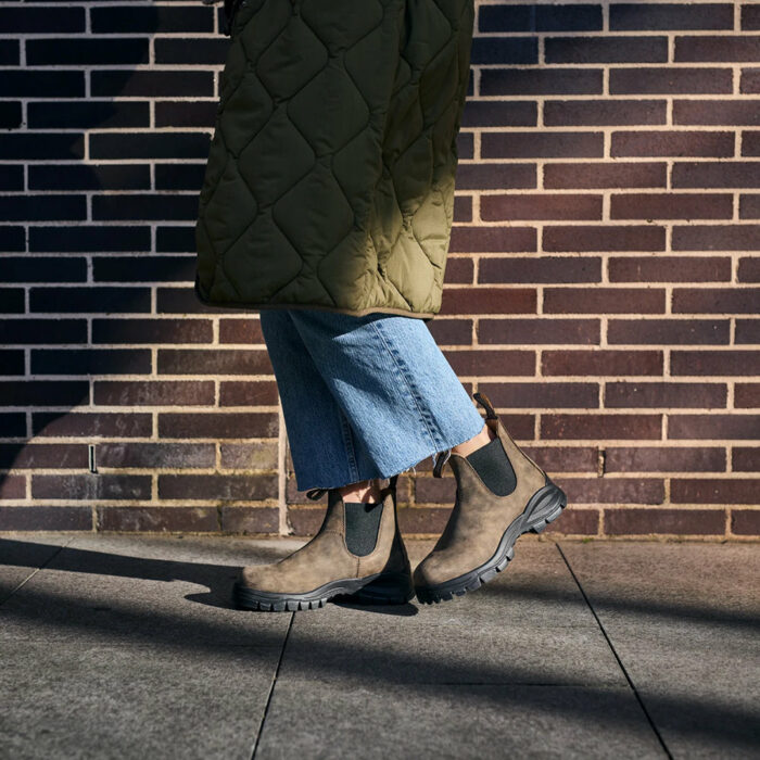 Women's 2239 Chelsea Boot - Image 2