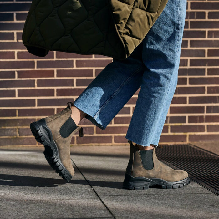 Women's 2239 Chelsea Boot - Image 4