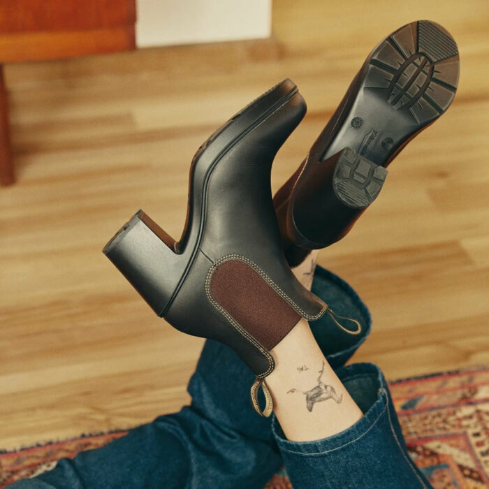 Women's 2366 Chelsea Boot - Image 2