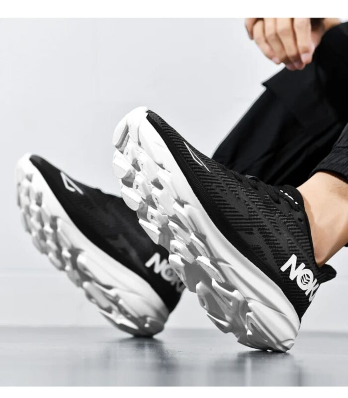 Air Cushion Runner Trainers Black white