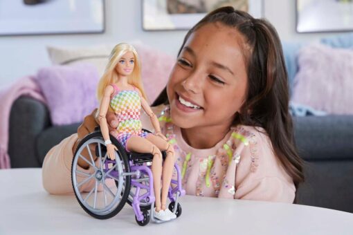 Barbie Fashionistas Doll #194 - Wheelchair Included - Diverse & Inclusive Toy - Image 2