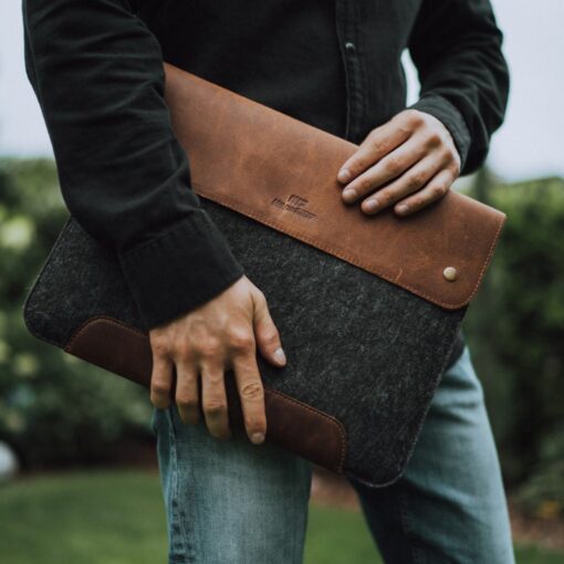 Personalized Leather & Fleece MacBook Sleeve - 16, 15, 14 inch - Custom Engraved Laptop Bag - Image 5