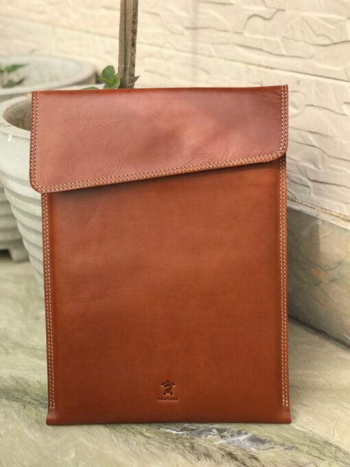 Premium Leather MacBook Case | Pro 13/16 & Air 13 (2022) Sleeve | Protective Cover - Image 2
