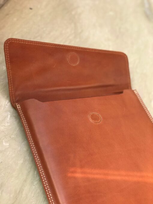 Premium Leather MacBook Case | Pro 13/16 & Air 13 (2022) Sleeve | Protective Cover - Image 3