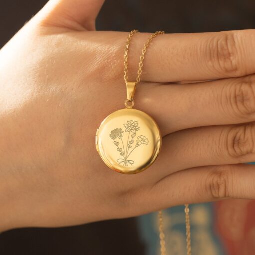 Personalized Family Photo Locket Necklace - Custom Birth Flower Bouquet - Memorial Jewelry - Christmas Item for Mom/Grandma - Image 5